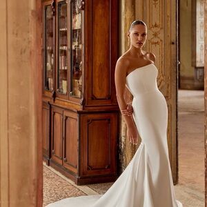 Elegant Strapless White Gown